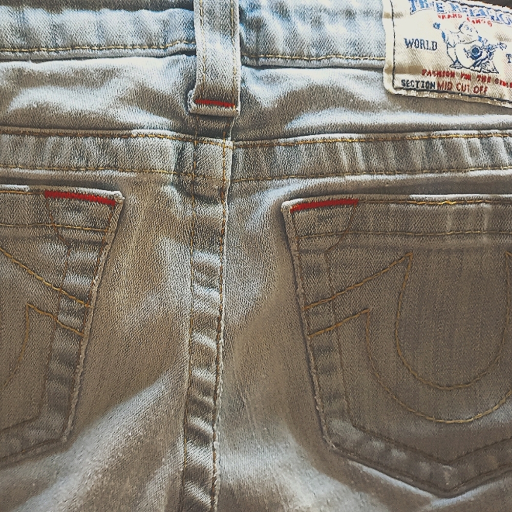 True Religion Women's Cut Off short Sz 24 *Great Condition*